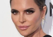 Lisa Rinna – Short Sleek Hairstyle – 27th Annual Elton John AIDS Foundation Academy Awards Viewing Party