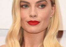 Margot Robbie – Long Curled Hairstyle – 92nd Annual Academy Awards