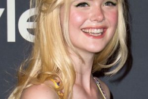 Elle Fanning – Long Blonde Wig/Bangs – Third Annual InStyle Awards