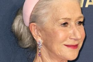 Helen Mirren – Low Bun Updo with Headband (2022) – 28th Annual Screen Actors Guild Awards