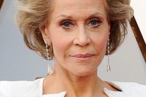 Jane Fonda – Medium Length Layered Hairstyle – 90th Annual Academy Awards