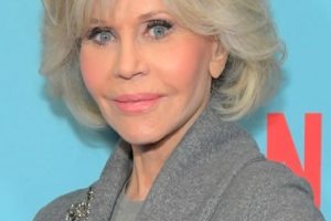 Jane Fonda – Youthful Layered Hairstyle – Netflix’s “Grace and Frankie” Season 6 Special Screening