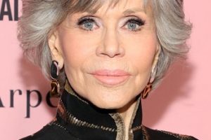 Jane Fonda – Medium Length Layered Hairstyle – 2022 L.A. Dance Project Annual Gala