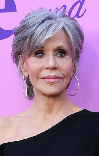 Jane Fonda - Short Layered Haircut/Side Sweeping Bangs (2022) - Netflix's  