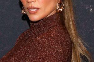 Jennifer Lopez – Sleek Half Up Half Down Hairstyle – “The Last Duel” New York Premiere