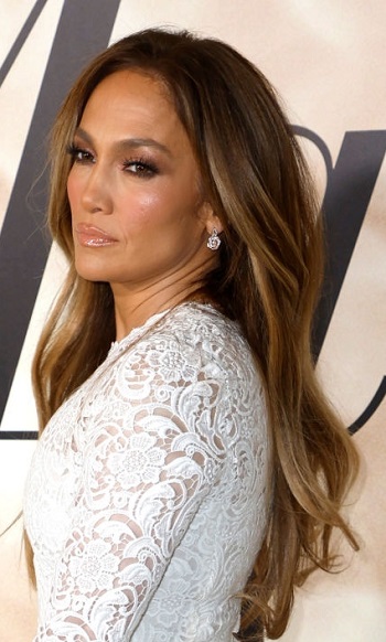 Jennifer Lopez's Long Curled Hairstyle - 20220208