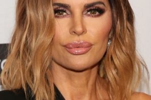 Lisa Rinna – Shoulder Length Curled Hairstyle – “The Real Housewives of Beverly Hills” Season 9 Premiere Party