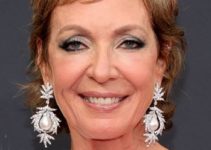 Allison Janney – Short Layered Hairstyle/Side Sweeping Bangs – 73rd Primetime Emmy Awards