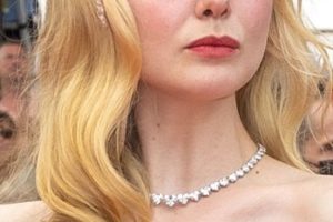 Elle Fanning – Elegant Hairstyle with Adorable Bow – 75th annual Cannes Film Festival