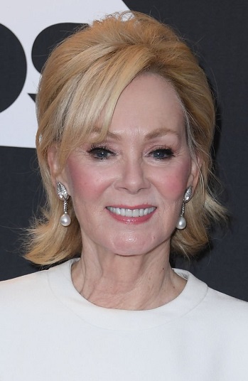 Jean Smart's Short Layered Hairstyle - 20220314