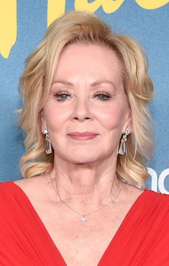 Jean Smart's Medium Length Curled Hairstyle - 20220509