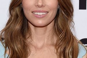 Jessica Biel – Long Curled Hairstyle with Extensions – “The Sinner” New York Screening