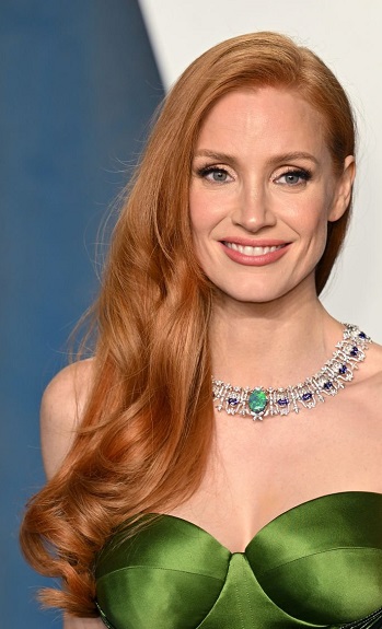 Jessica Chastain's Long Curled Side Sweep Hairstyle - 20220327