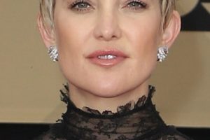 Kate Hudson – Textured Pixie Cut – 24th Annual Screen Actors Guild Awards