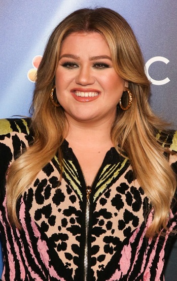 Kelly Clarkson's Long Curled Hairstyle - NBC's 