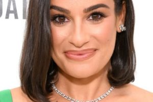Lea Michele’s Shoulder Length Straight Hairstyle – Elton John AIDS Foundation’s 30th Annual Academy Awards Viewing Party
