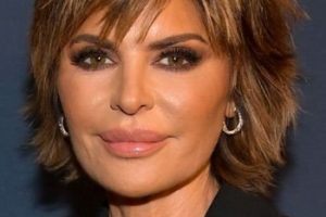 Lisa Rinna – Perfectly Disheveled Short Choppy Haircut Crushes It With Fans