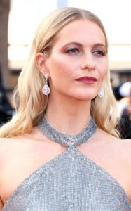 Poppy Delevingne's Long Curled Hairstyle - 20220520