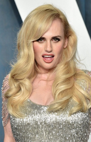 Rebel Wilson's Long Curled Hairstyle - 20220327