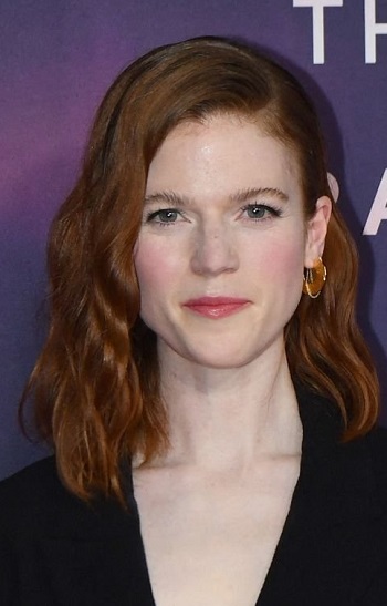 Rose Leslie's Shoulder Length Beach Waves Hairstyle - HBO'S 