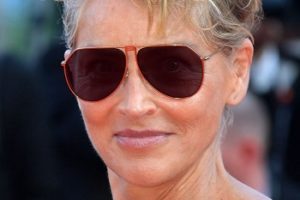 Sharon Stone – Short Curly Haircut – 75th Annual Cannes Film Festival