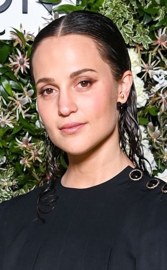 Alicia Vikander's Long Curly Wet Look Hairstyle - 20220520