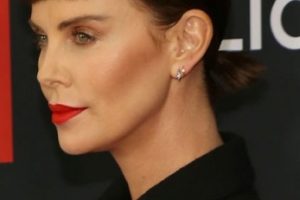 Charlize Theron’s New Baby Bangs Leave Some Fans Disgruntled