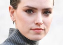 Daisy Ridley’s Short Slicked Back Haircut – Paris Fashion Week 2022/2023