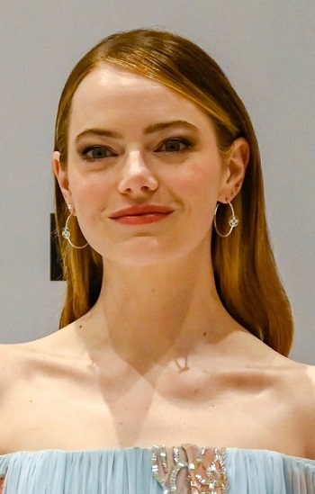 Emma Stone's Long Straight Hairstyle - 20220506