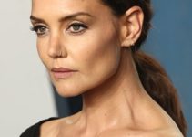 Katie Holmes – Low Curly Ponytail –  2022 Vanity Fair Oscar Party