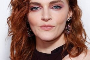 Madeline Brewer – Medium Length Curled Hairstyle – 2022 Tribeca Festival