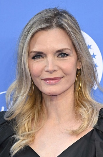 Michelle Pfeiffer's Long Curled Hairstyle - [Hairstylist: Richard Marin] - 20220620