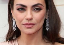 Mila Kunis’ Long Straight Hairstyle – 94th Annual Academy Awards