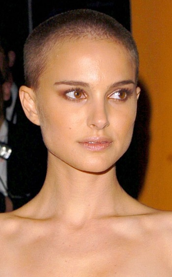Natalie Portman's Buzz Cut - [Hairstylist: Unknown] - 20050511