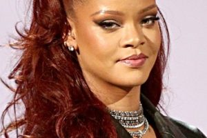 Rihanna – Half Up Half Down Hairstyle – 2019 BET Awards