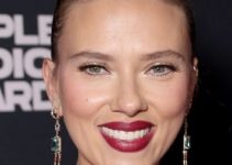 Scarlett Johansson – Intricate Updo – 2021 People’s Choice Awards