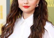 Selena Gomez – Pinned Back Curls for Days Hairstyle