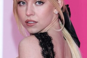 Sydney Sweeney’s Low Ponytail/Wispy Bangs (2022) –  5th Canneseries Festival