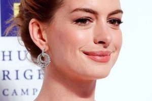 Anne Hathaway – Elegant Textured Updo – 22nd Annual Human Rights Campaign National Dinner