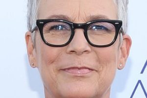 Jamie Lee Curtis – Short Gray Pixie/Glasses – Project Angel Food’s Angel Awards Gala
