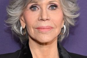 Jane Fonda – Gray Short Layered Hairstyle – Women in Film Honors