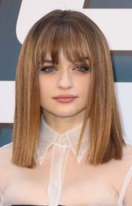 Joey King's Shoulder Length Straight Hairstyle/Peek-a-Boo Bangs - [Hairstylist: Dimitris Giannetos] - 20220718