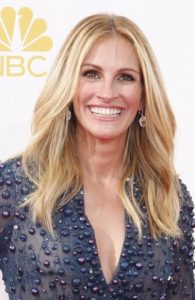 Julia Roberts' Long Blonde Curled Hairstyle - [Hairstylist: Chad Wood] -20140825