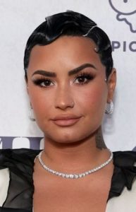 Demi Lovato's Short Finger Waves Hairstyle - [Hairstylist: César Deleön Ramîrez] - 20210522