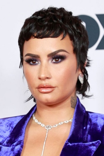 Demi Lovato's Glam Rock Mullet - [Hairstylist: César Deleön Ramîrez] - 20210527