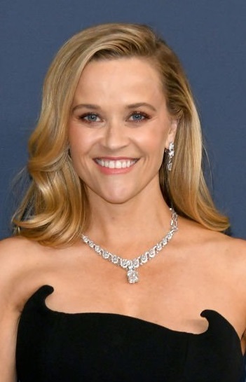 Reese Witherspoon's Absolutely Adorable Long Curled Hairstyle - [Hairstylist: Lona Vigi] - 20220227