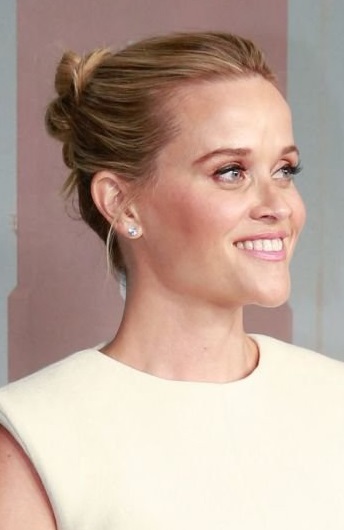 Reese Witherspoon's Sleek Formal Updo - [Hairstylist: Lona Vigi] - 20220725