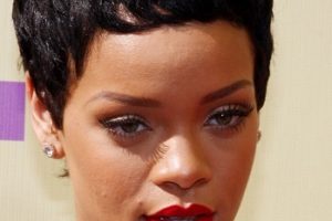 Rihanna – Super Short Pixie – MTV Video Music Awards