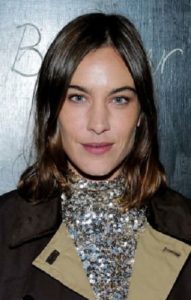Alexa Chung's Shoulder Length Straight Hairstyle - [Hairstylist: George Northwood] - 20220908