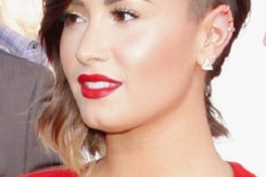Demi Lovato – Edgy Undercut – 2014 MTV Video Music Awards